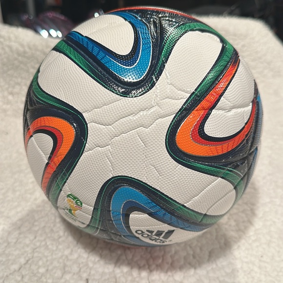 COPY - Adidas Brazuca Official Match Ball FIFA World Cup 2014 Soccer Ball Size 5 - Picture 3 of 5